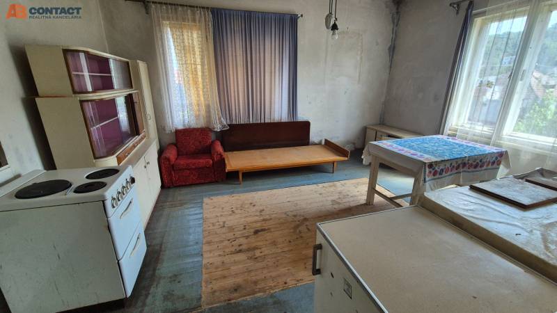 predaj dom Banka