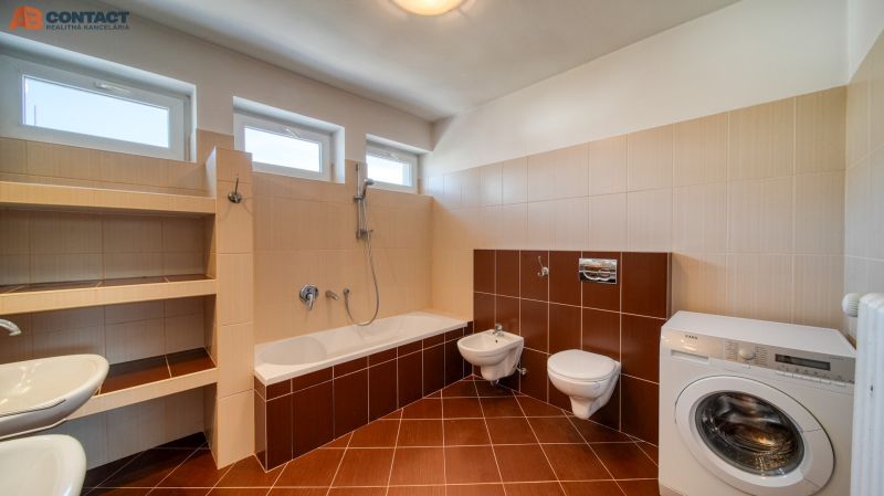 predaj dom Moravany nad Váhom 566