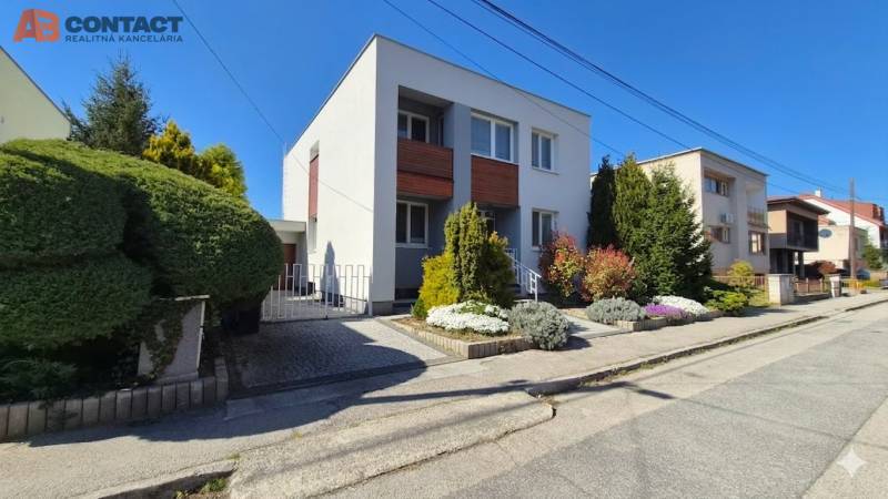 predaj dom Moravany nad Váhom 566